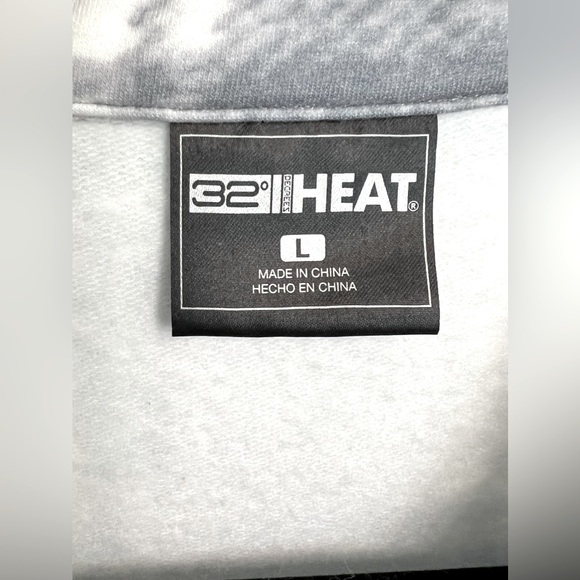 32Degree Heat Button Down Shirt - Picture 3 of 5